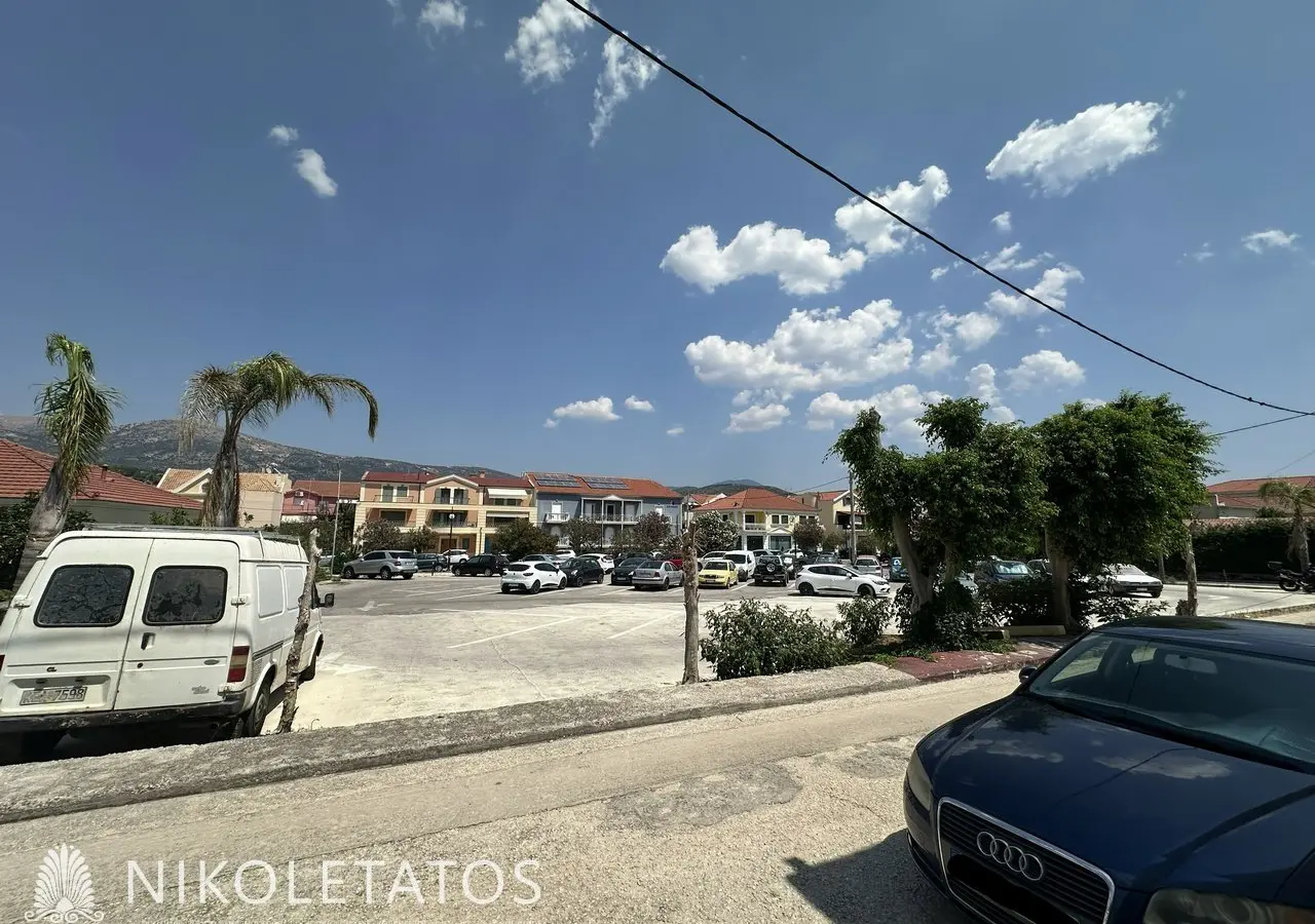 Commercial Of 85 M² In Argostoli, Greece