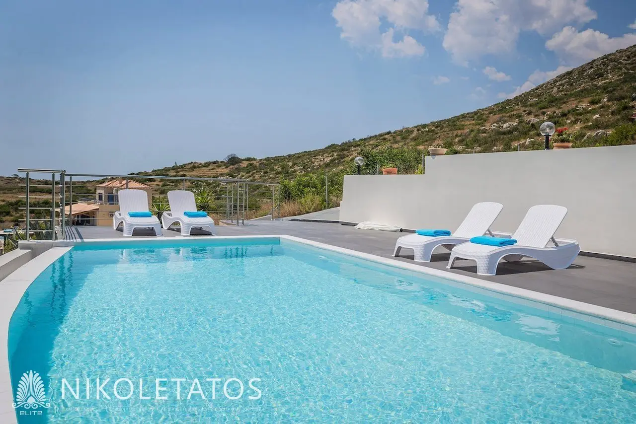 Villa Of 200 M² With Sea View In Ratzakli, Greece