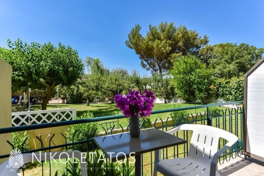 Commercial Of X M² With Features In Peratata, Greece