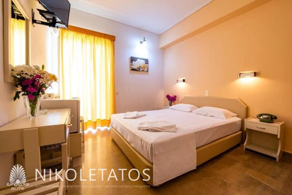 Commercial Of X M² With Features In Peratata, Greece