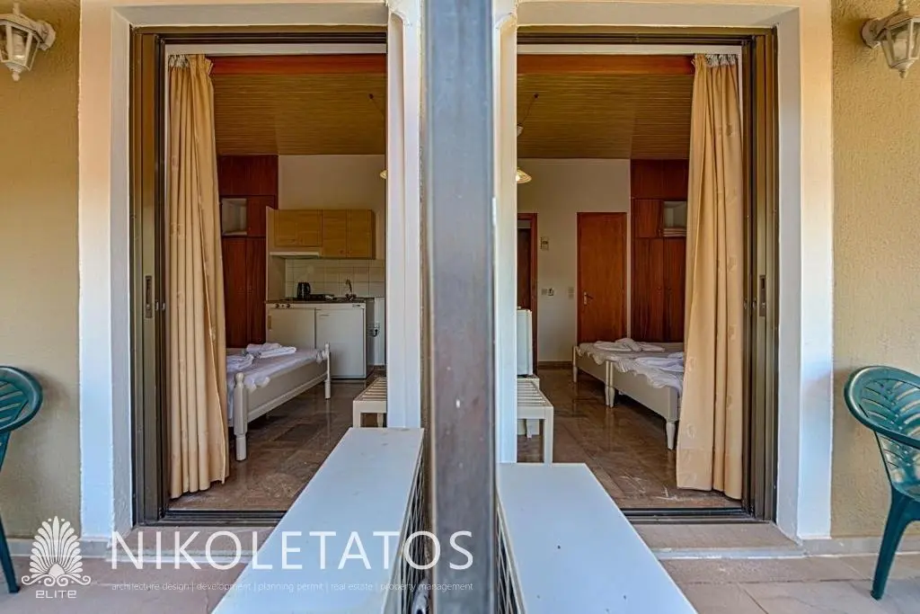 Commercial Of X M² With Features In Peratata, Greece