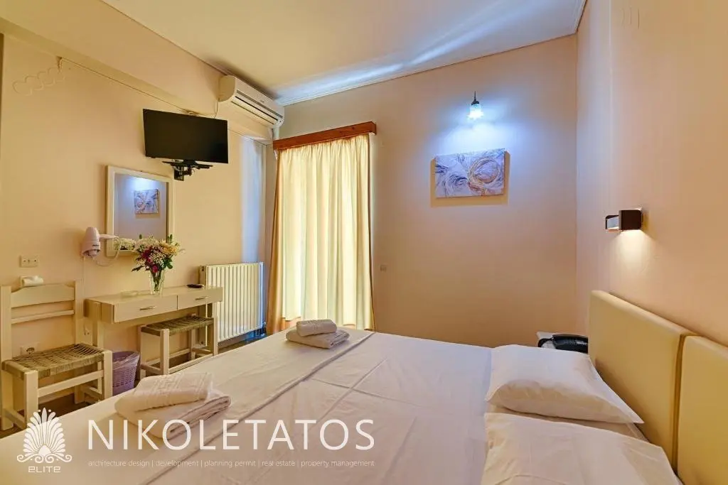 Commercial Of X M² With Features In Peratata, Greece