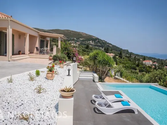 Villa Of 200 M² With Sea View In Ratzakli, Greece