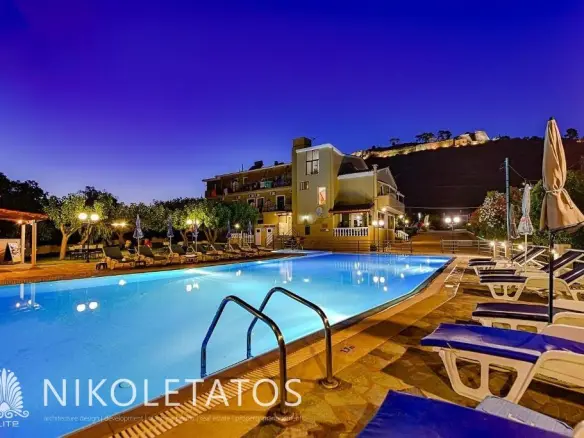 Commercial Of X M² With Features In Peratata, Greece