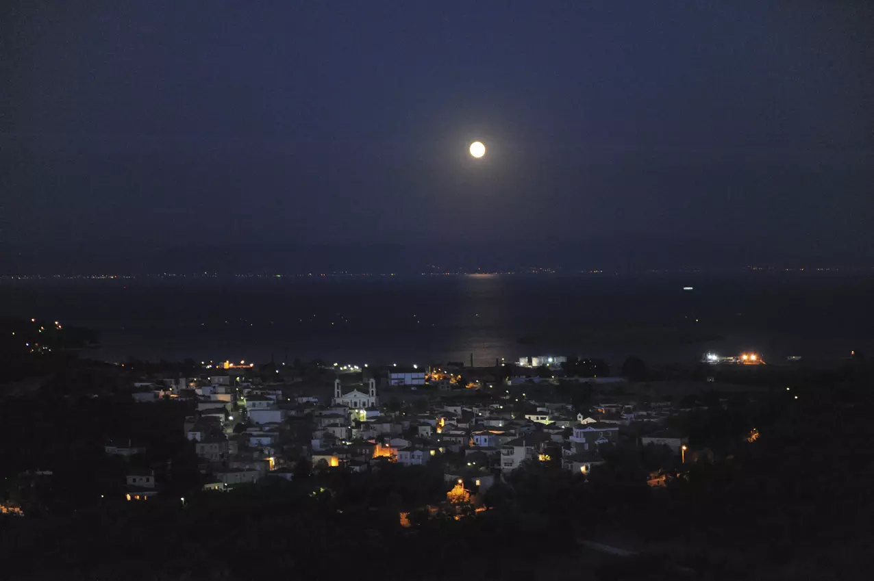 Villa Of 400 M² With Sea View In Lesvos