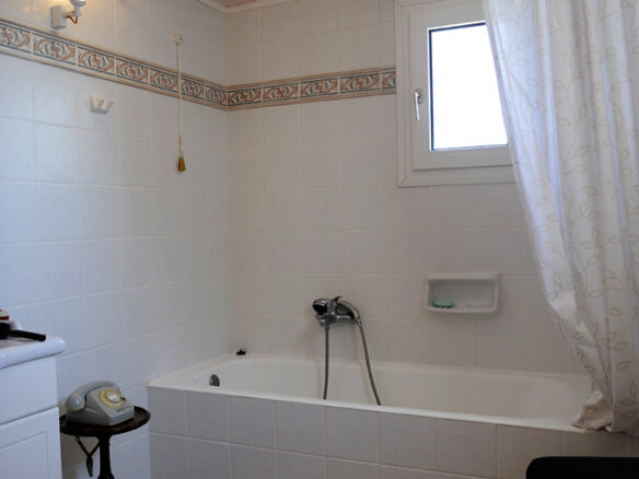 Villa Of 400 M² With Sea View In Lesvos