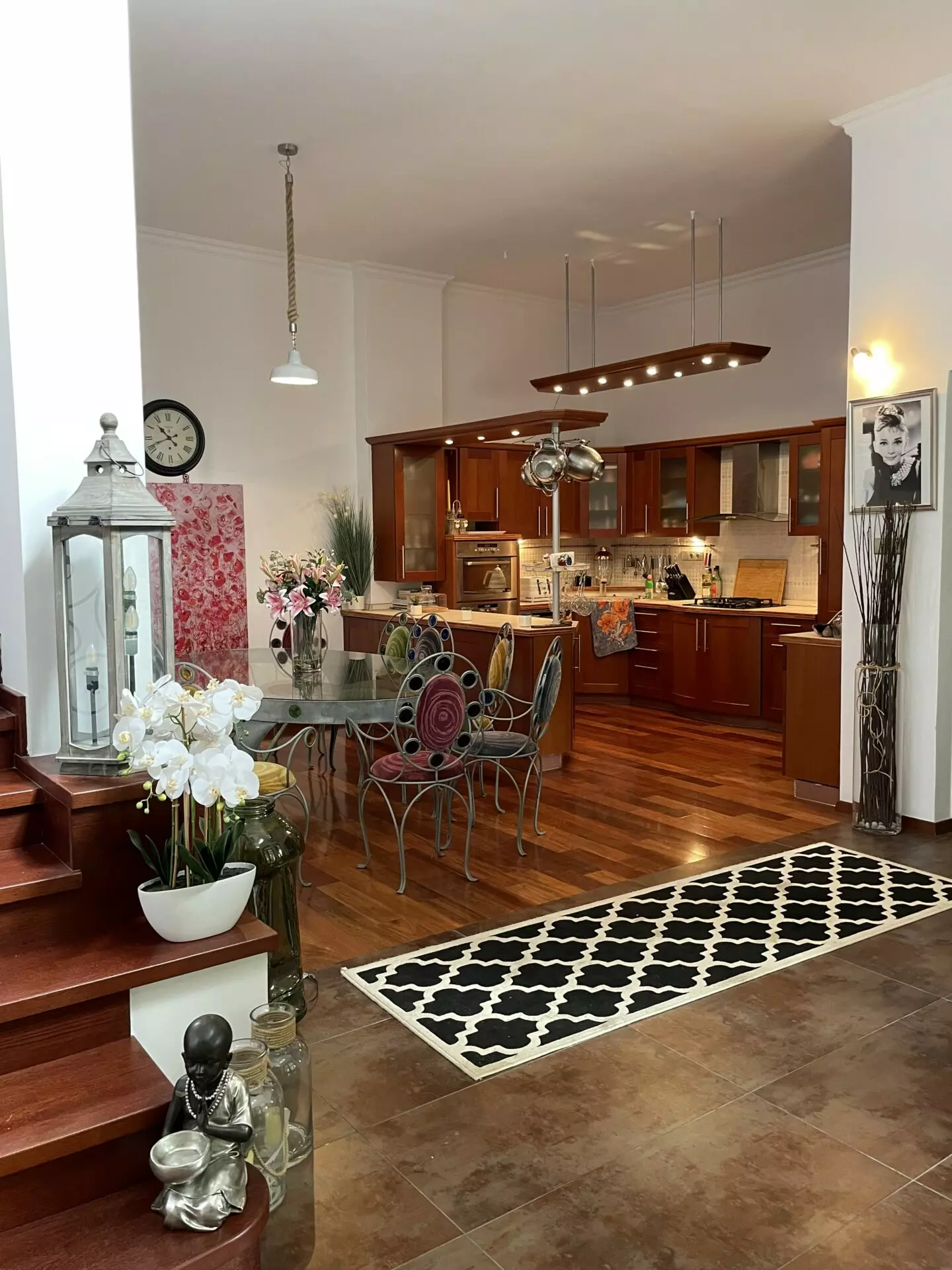 House Of 4 Bedroom With In