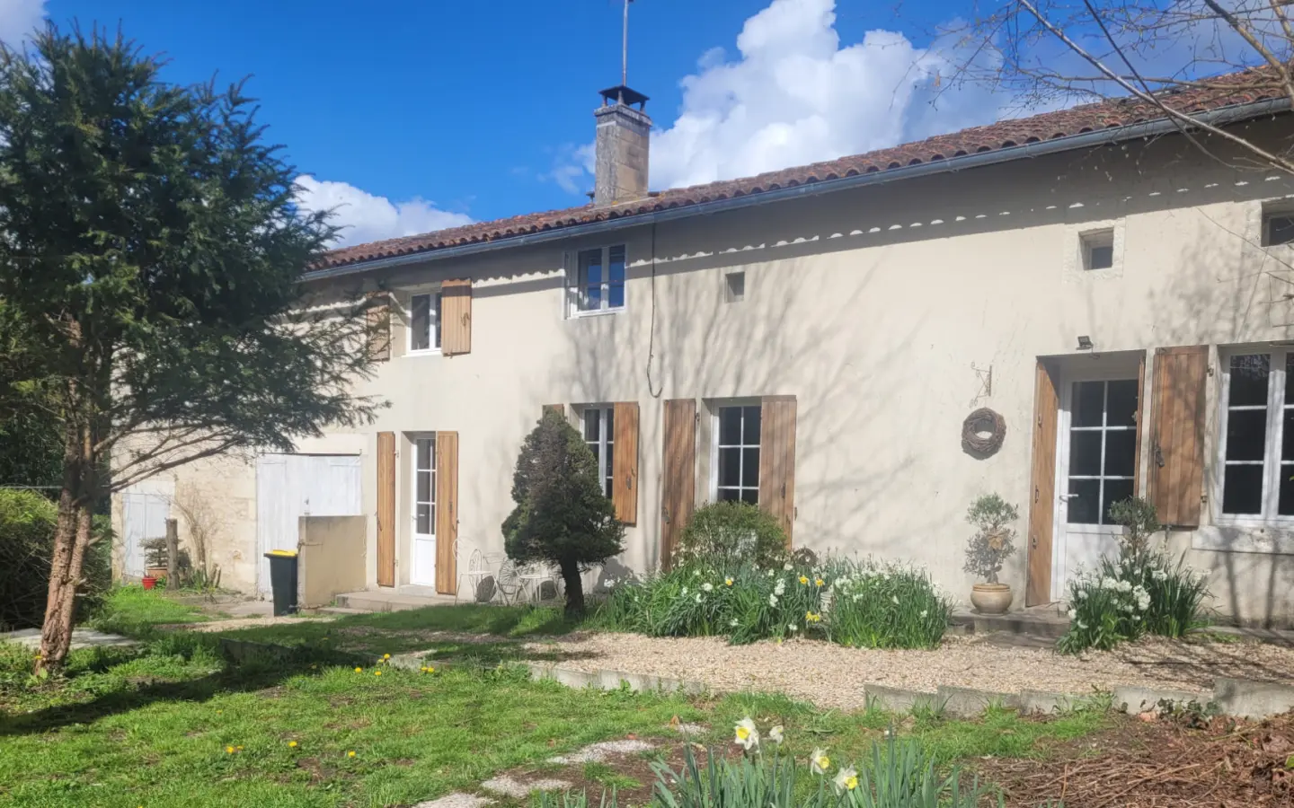 4-bedroom Village House In Yviers, France (152 M²)