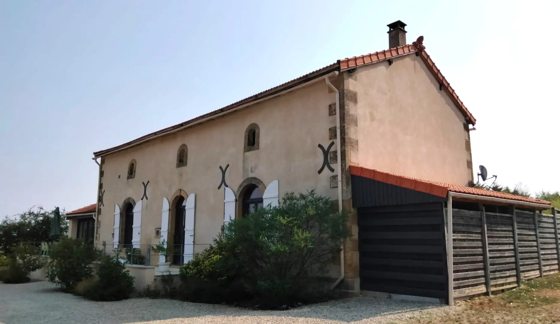 4-bedroom Country House In Pressac, France (163 M²)