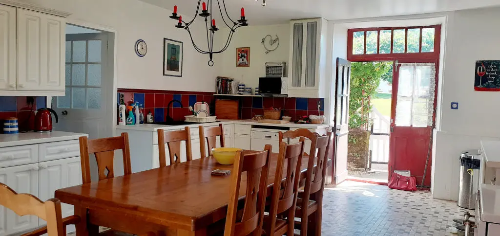 4-bedroom Maison De Maitre In Saint-priest-les-fougeres, France (182 M²)