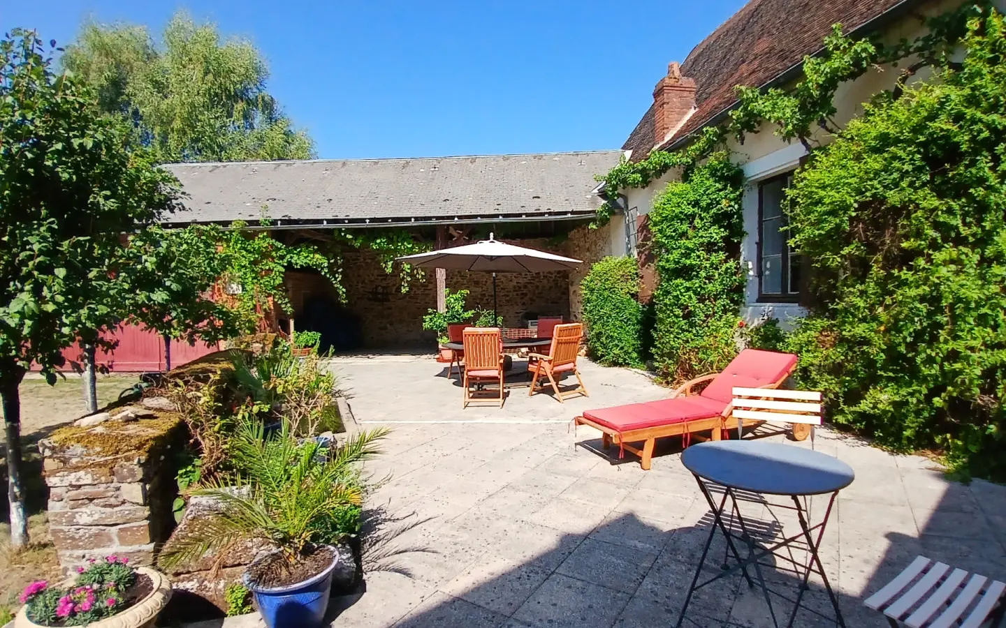4-bedroom Maison De Maitre In Saint-priest-les-fougeres, France (182 M²)