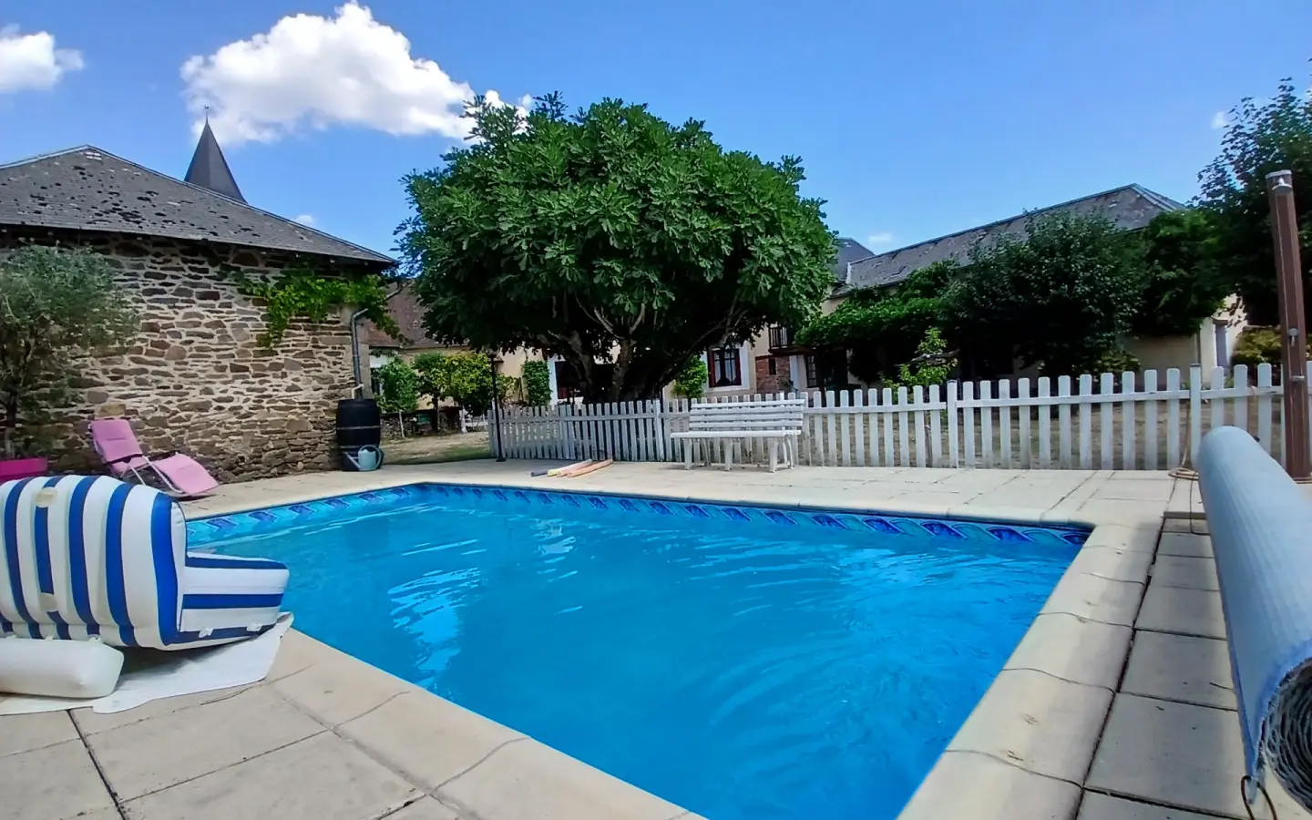 4-bedroom Maison De Maitre In Saint-priest-les-fougeres, France (182 M²)