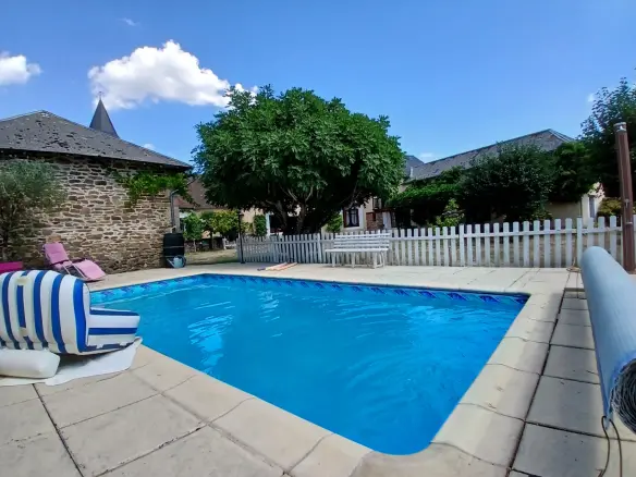 4-bedroom Maison De Maitre In Saint-priest-les-fougeres, France (182 M²)