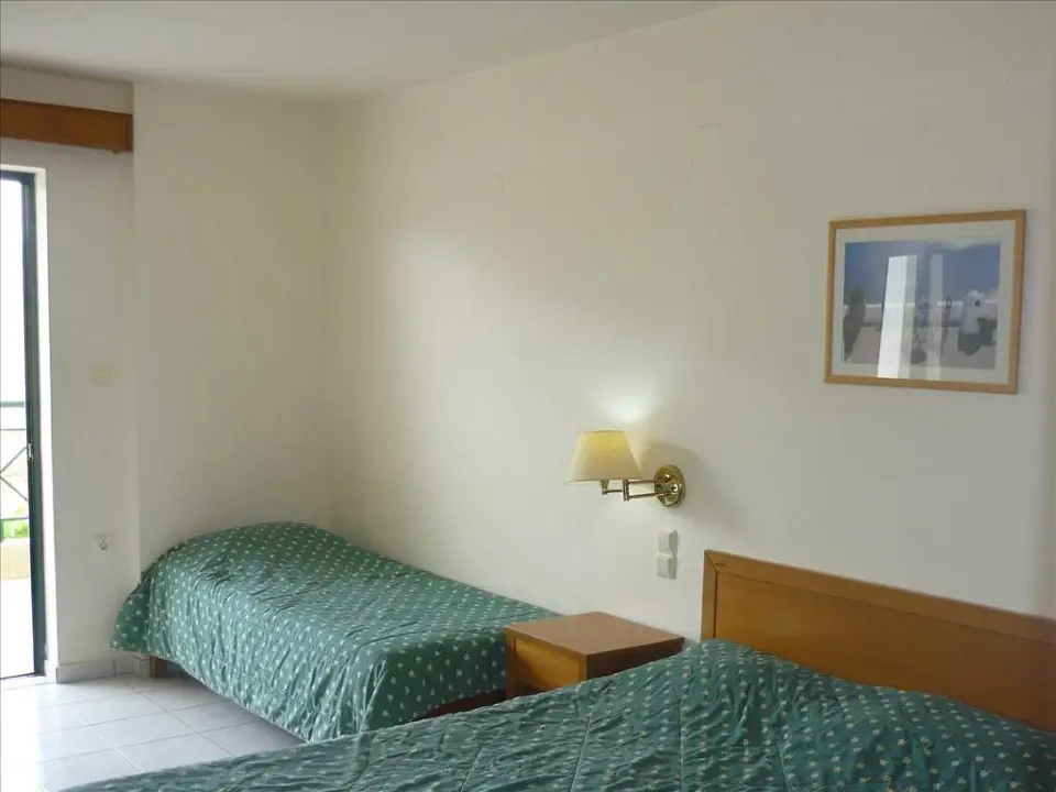 Hotel Of 2500 M² In Crete