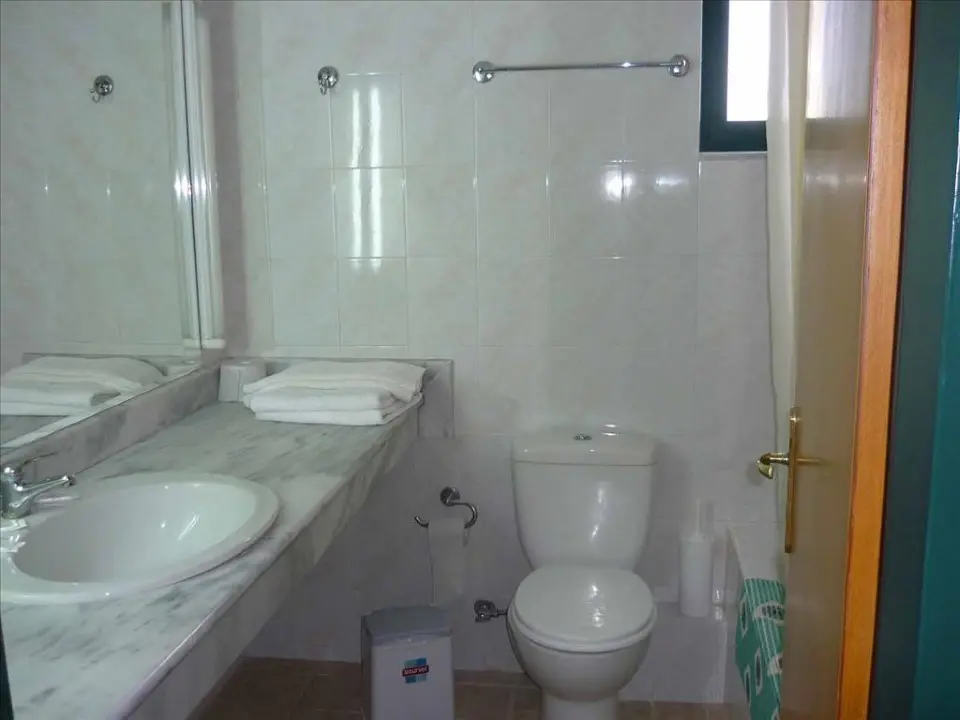Hotel Of 2500 M² In Crete