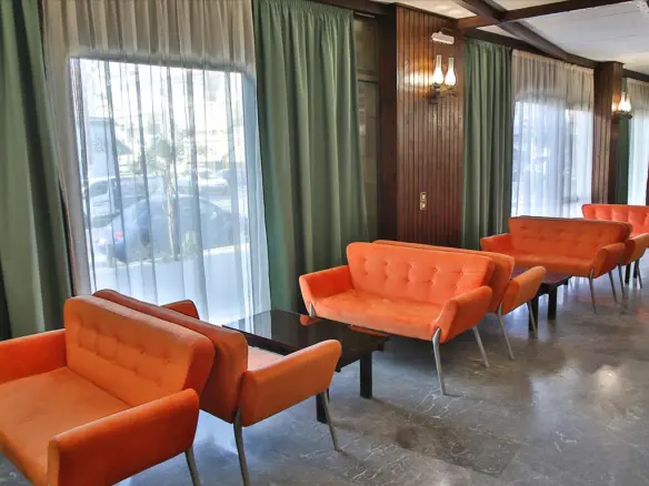 Hotel In Nea Alikarnassos, Greece (2.060 M²)