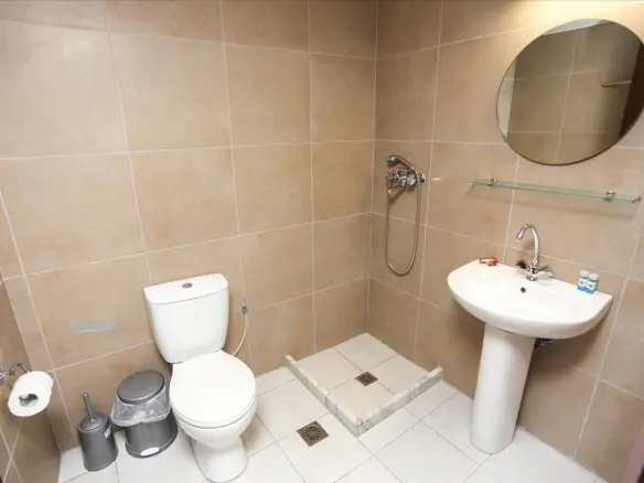 Hotel In Nea Alikarnassos, Greece (2.060 M²)
