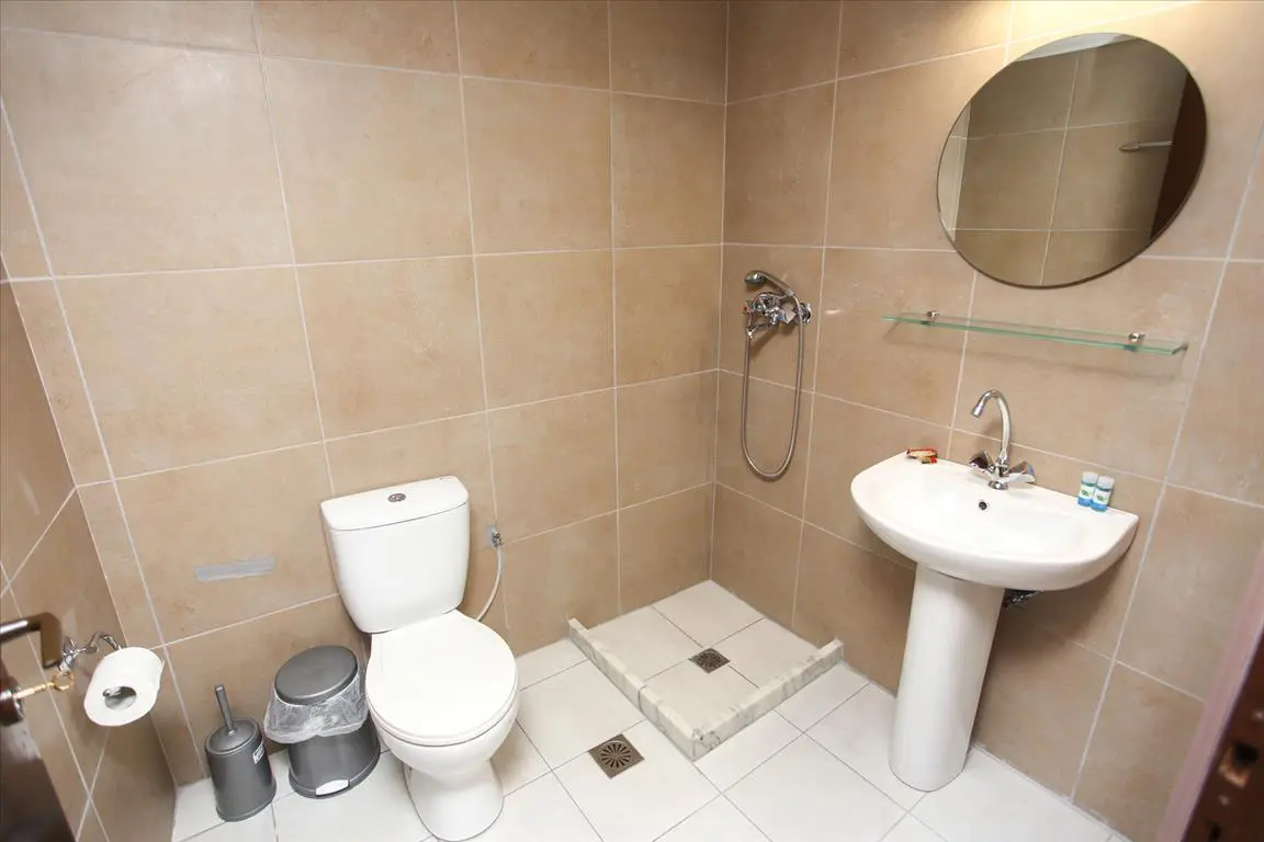 Hotel Of 2060 M² In Crete