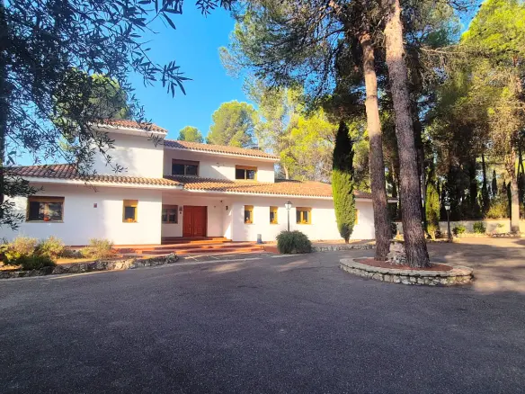 Villa Of 449 M² In Ontinyent, Spain