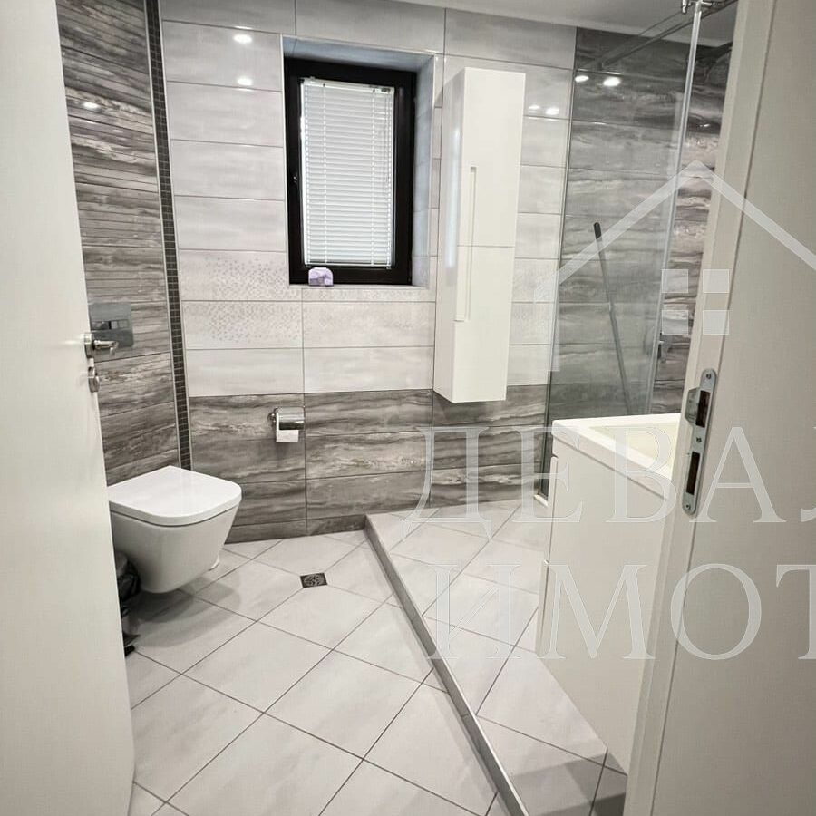 House Of 231 M² With Garage In Solid Two-storey