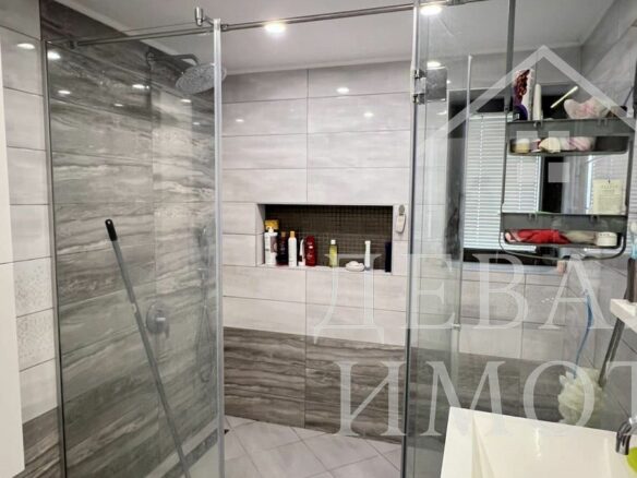 House Of 231 M² With Garage In Solid Two-storey
