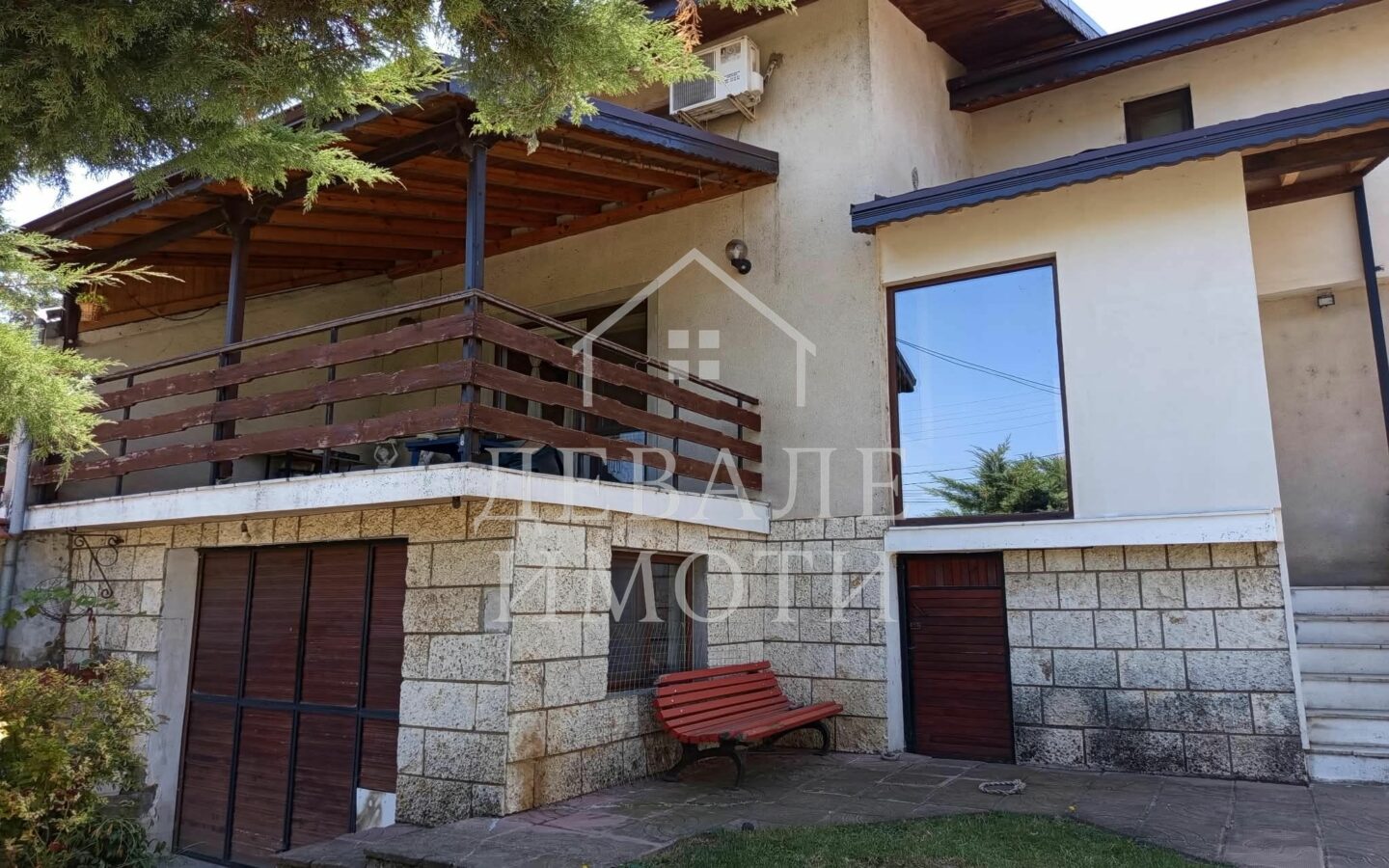 House Of 231 M² With Garage In Solid Two-storey