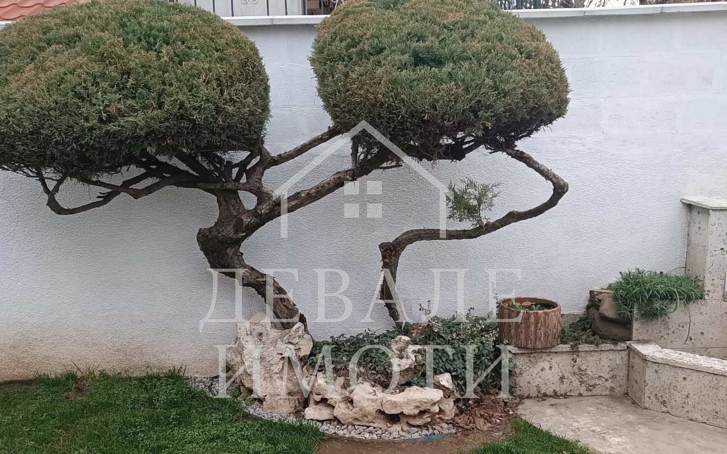 House Of 231 M² With Garage In Solid Two-storey