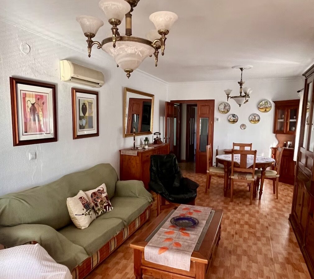 Villa Of 400 M² With Private Pool And 2,000 M² Plot Near Seville