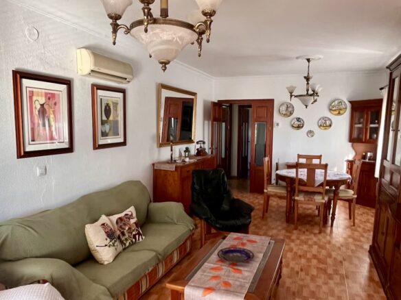 Villa Of 400 M² With Private Pool And 2,000 M² Plot Near Seville