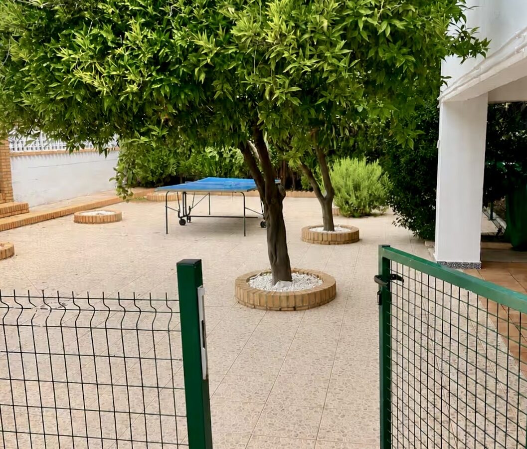 Villa Of 400 M² With Private Pool And 2,000 M² Plot Near Seville