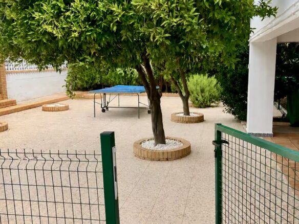 Villa Of 400 M² With Private Pool And 2,000 M² Plot Near Seville