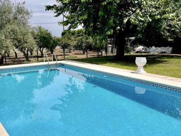 Villa Of 400 M² With Private Pool And 2,000 M² Plot Near Seville