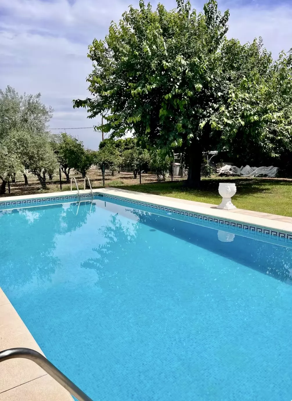 Villa Of 400 M² With Private Pool And 2,000 M² Plot Near Seville