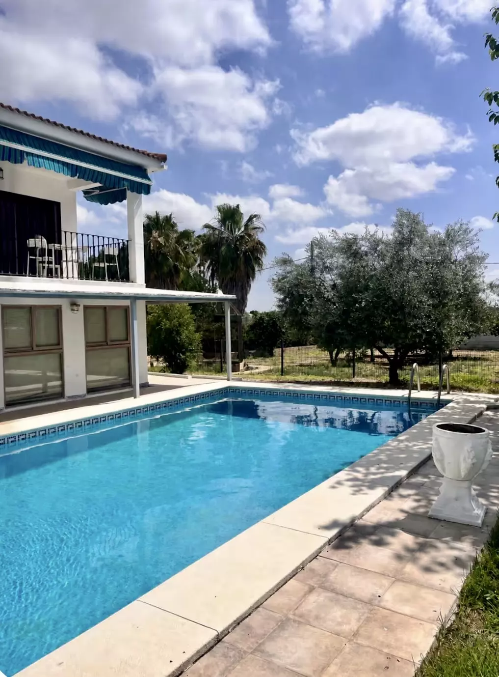 Villa Of 400 M² With Private Pool And 2,000 M² Plot Near Seville