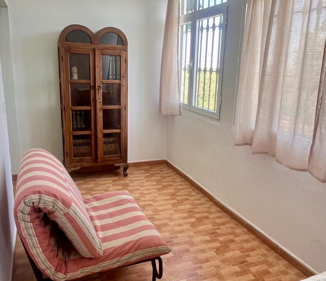 Villa Of 400 M² With Private Pool And 2,000 M² Plot Near Seville