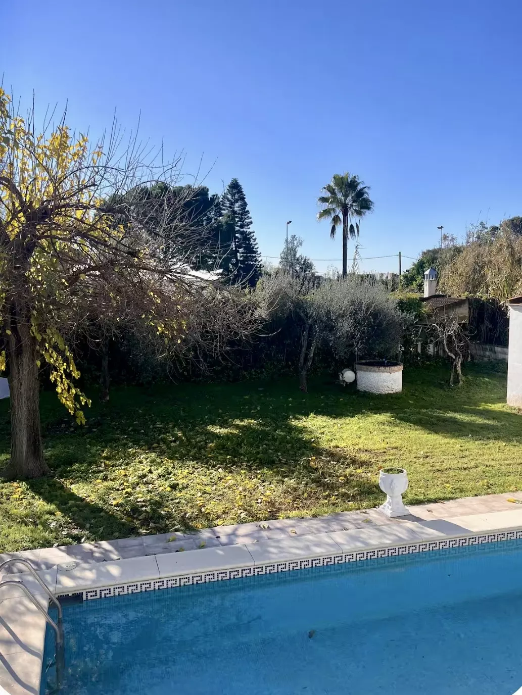 Villa Of 400 M² With Private Pool And 2,000 M² Plot Near Seville