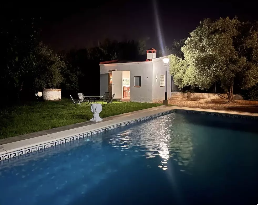 Villa Of 400 M² With Private Pool And 2,000 M² Plot Near Seville