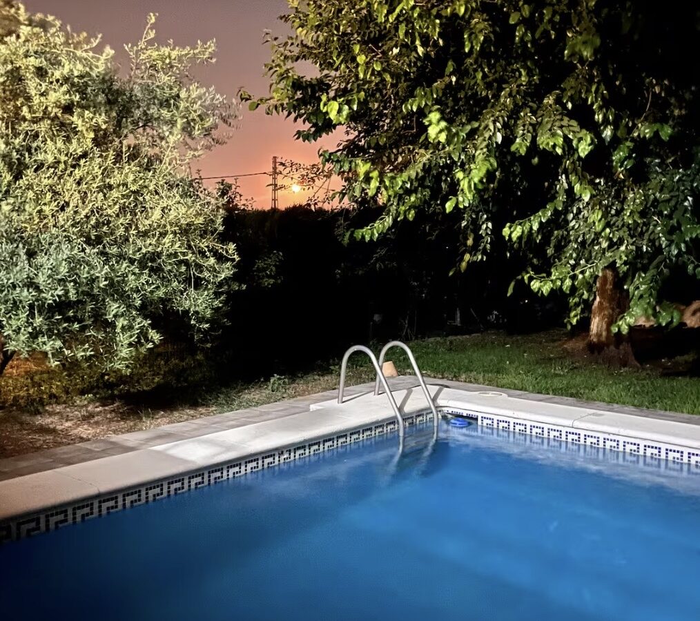 Villa Of 400 M² With Private Pool And 2,000 M² Plot Near Seville