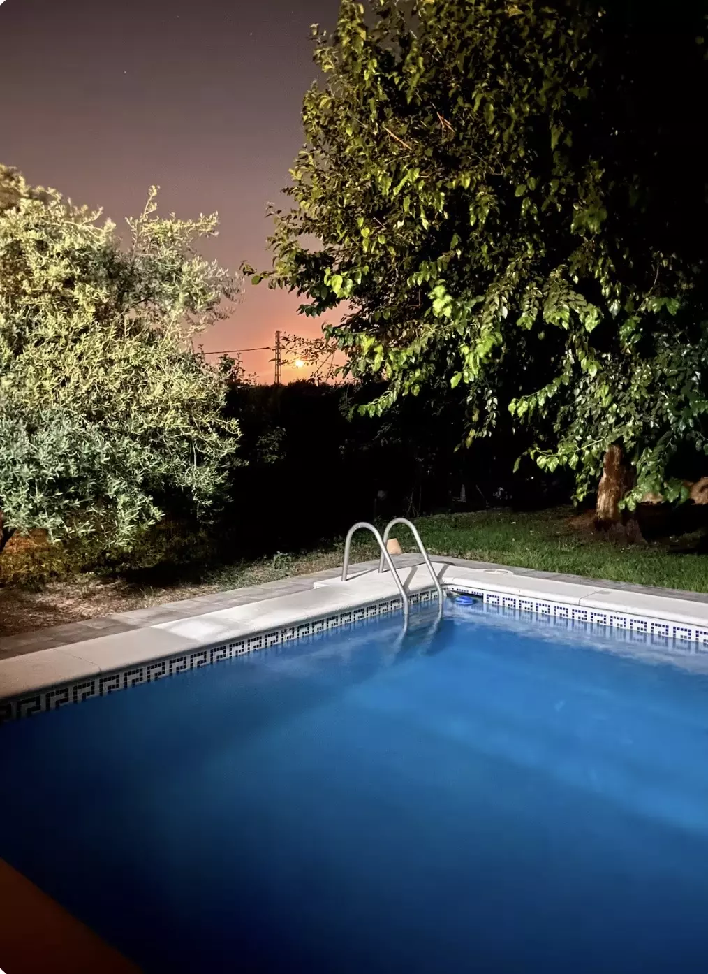 Villa Of 400 M² With Private Pool And 2,000 M² Plot Near Seville