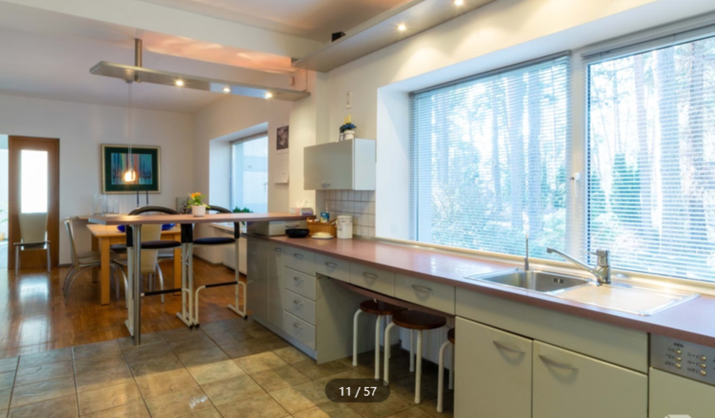 House Of 453 M² With Private Garden In Mežaparks, Riga