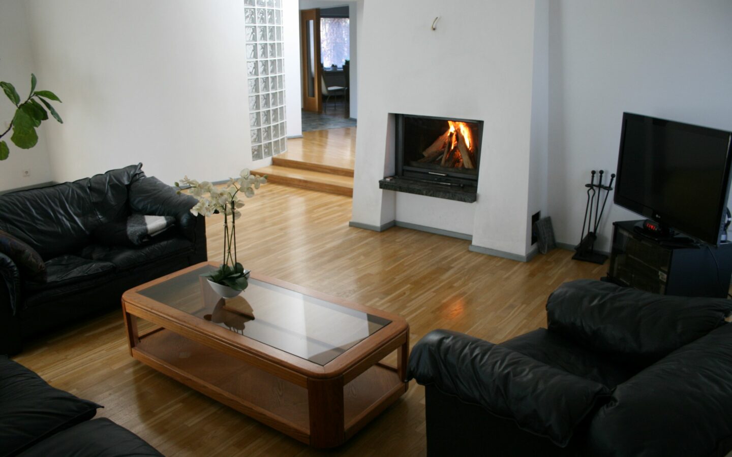 House Of 453 M² With Private Garden In Mežaparks, Riga