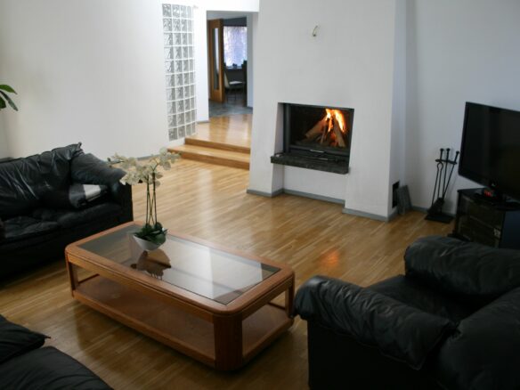 House Of 453 M² With Private Garden In Mežaparks, Riga