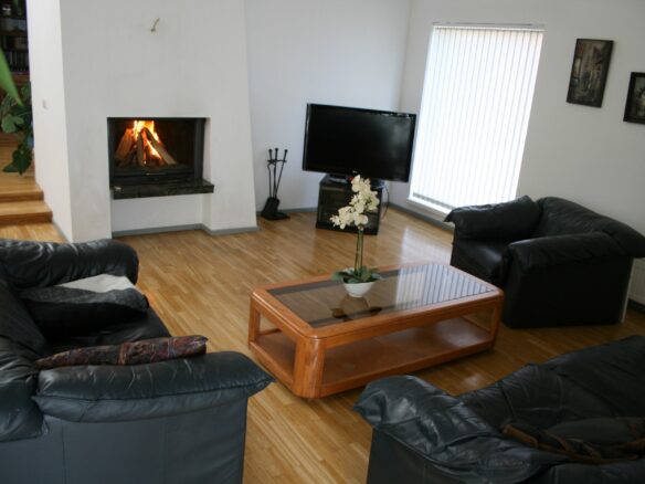 House Of 453 M² With Private Garden In Mežaparks, Riga