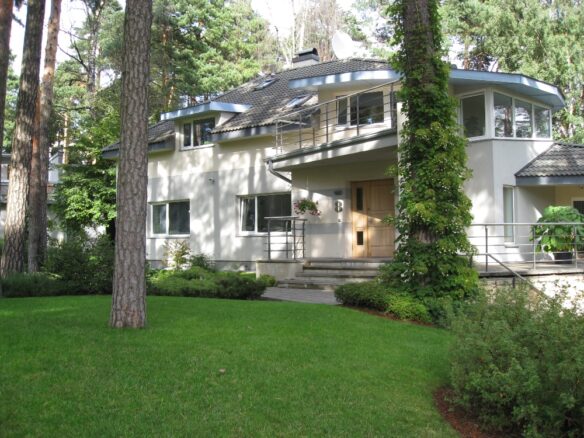 House Of 150 M² With Private Garden In Mežaparks, Riga