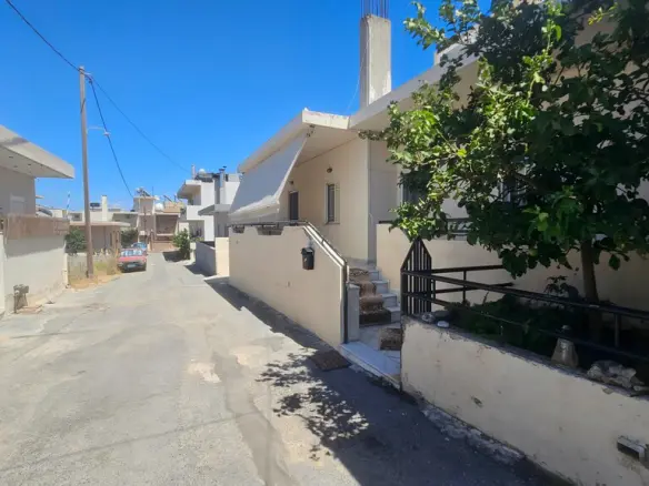 3-bedroom Detached House In Gazi, Greece (110 M²)
