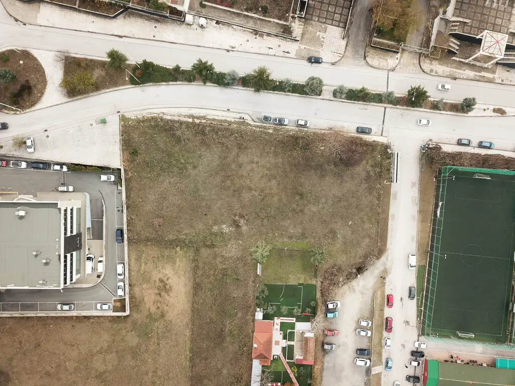 Land Of 2450 M² In Thessaloniki