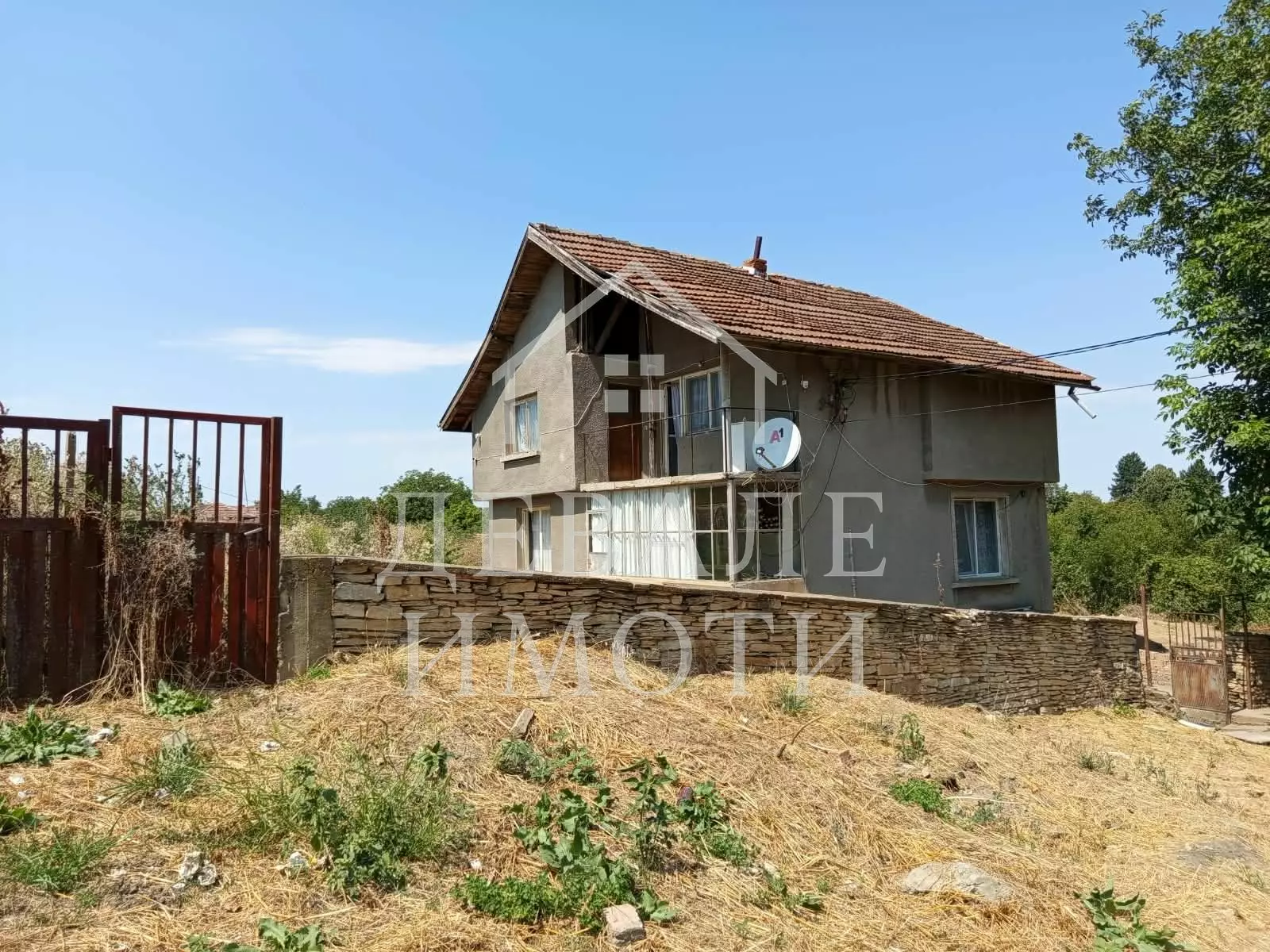 Two-story House Of 100 M² With A Large Yard In Bistrentsi Village, Byala Municipality
