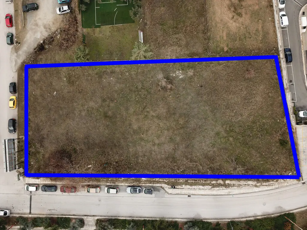 Land Of 2450 M² In Thessaloniki
