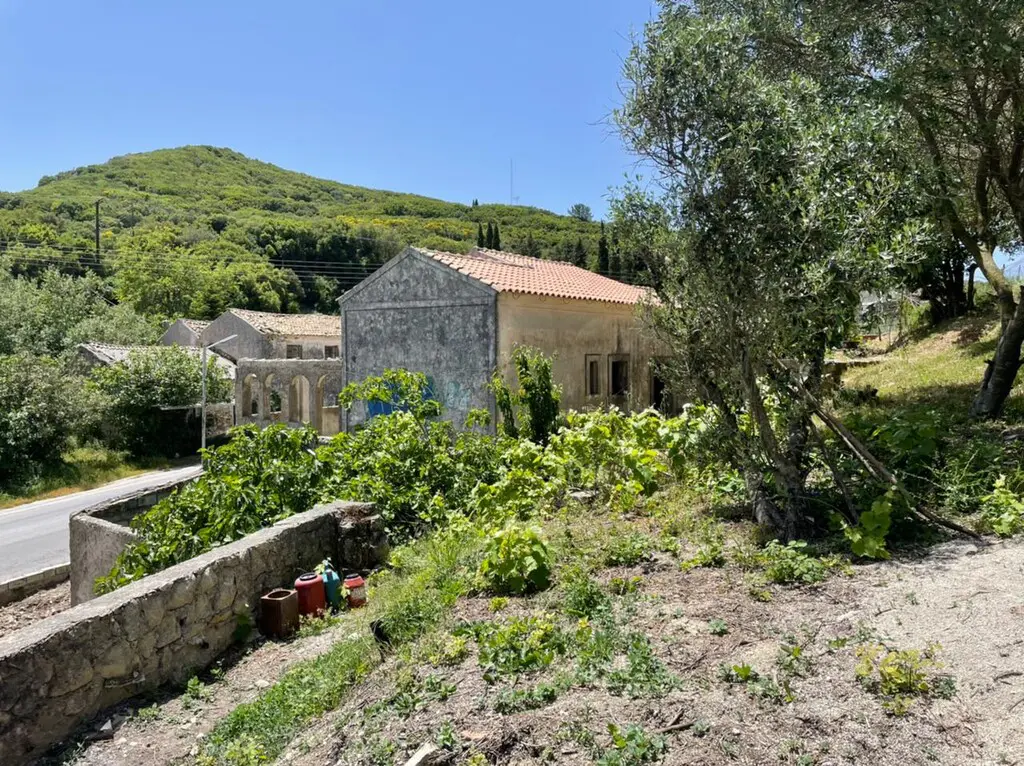 Building Of 160 M² In Corfu
