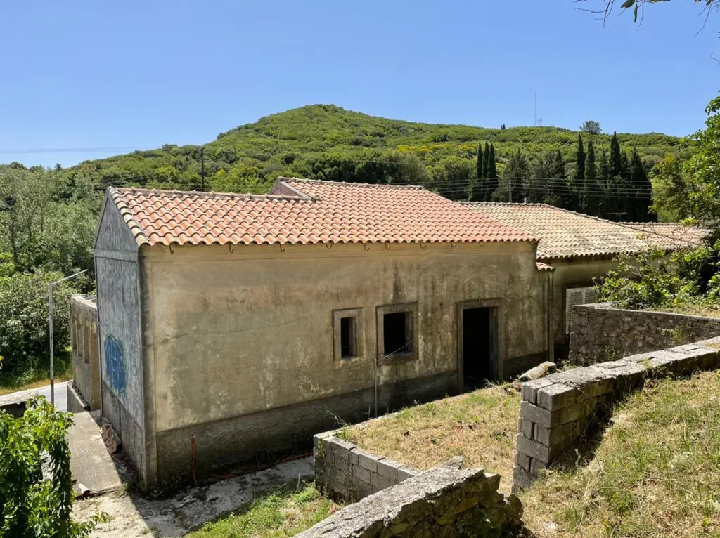 Building Of 160 M² In Corfu